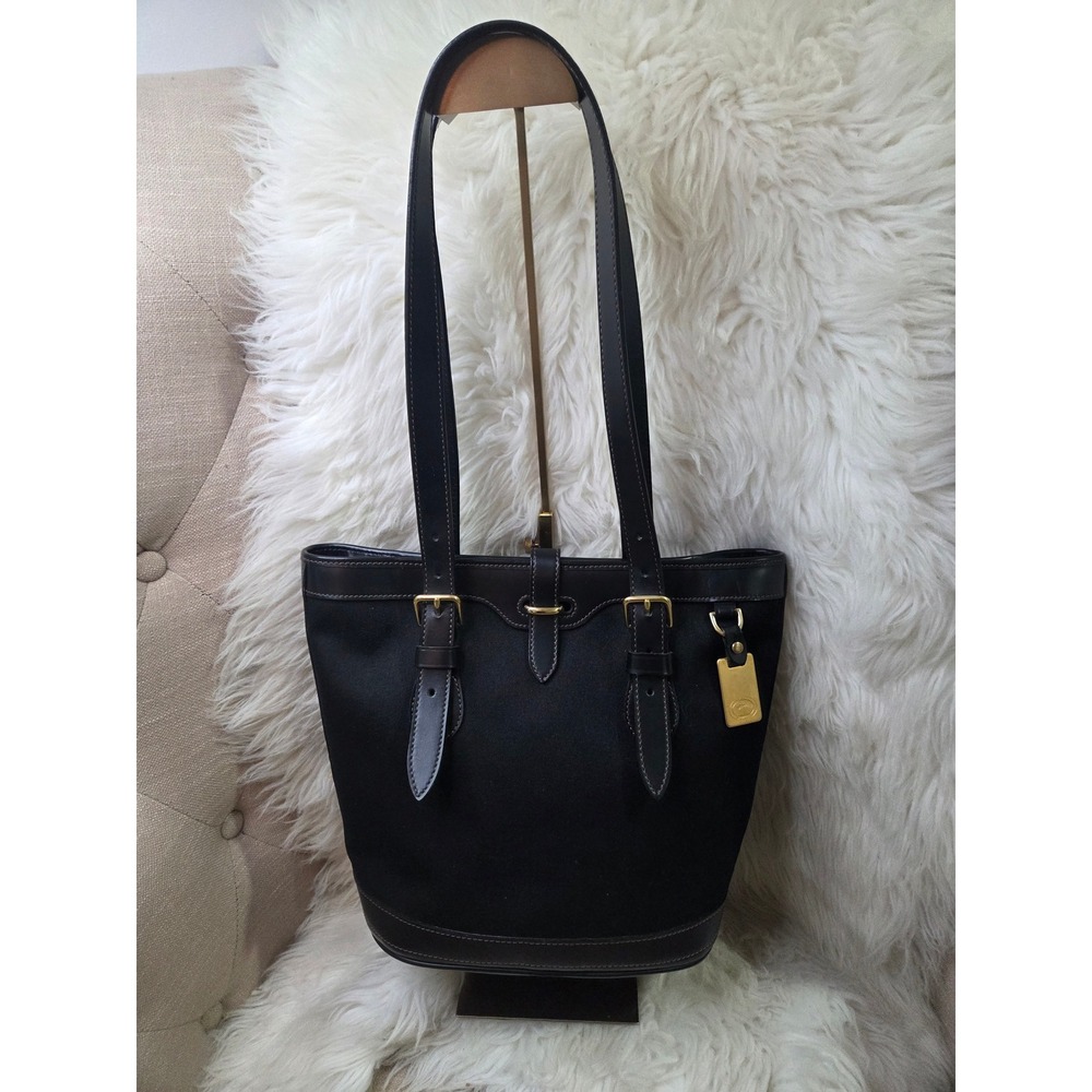 DB99 Dooney & Bourke Vintage Cabrino bucket bag